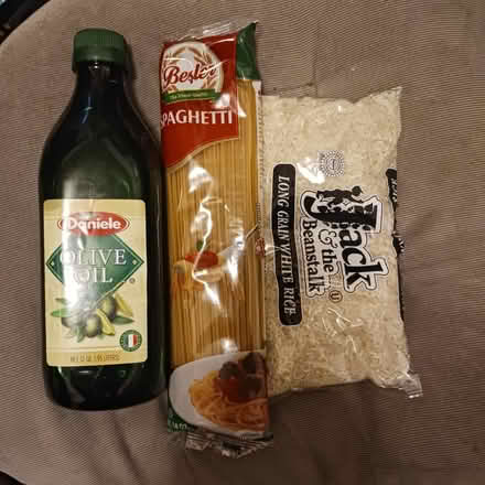 Photo of free Olive oil, pasta and rice (West Village by 10 Downing St) #1