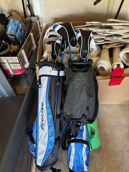 Photo of free Kids golf clubs and bags (Near Chelsea HS) #1