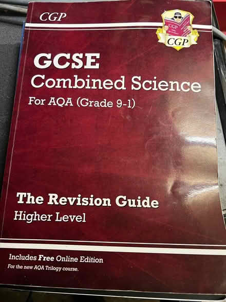 Photo of free GCSE Science revision guides (Fobbing SS17) #1