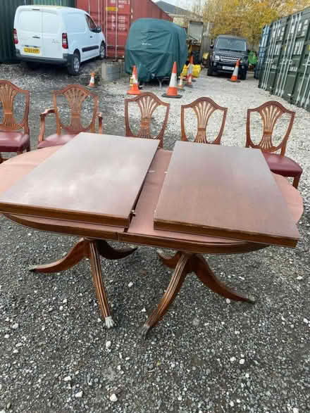 Photo of free Dining table and 6 chairs (Newtown SK22) #1