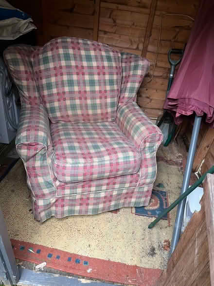 Photo of free armchair for upcycling (De Parys MK40) #1