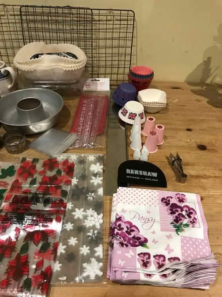 Photo of free Assorted bakeware/cake decorating items (Riddlesdown CR8) #3