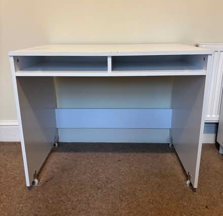 Photo of free White desk (Royal Leamington Spa CV32) #3