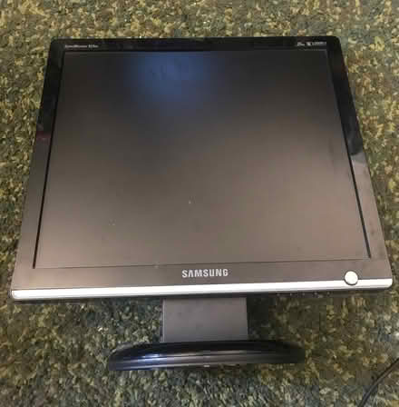 Photo of free Samsung Flatscreen Monitor (Euclid & 53) #1