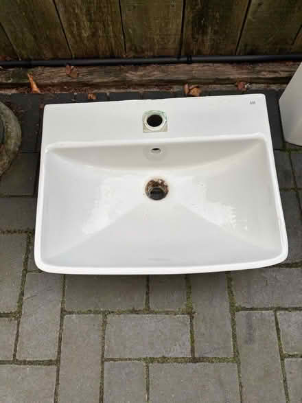 Photo of free White Pedestal Sink (CT4) #2