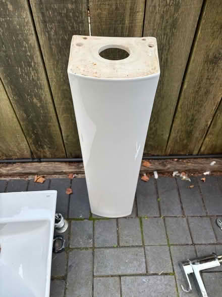 Photo of free White Pedestal Sink (CT4) #4