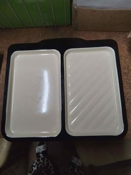 Photo of free Enamel dual oven tray (Fords Farm RG31) #2