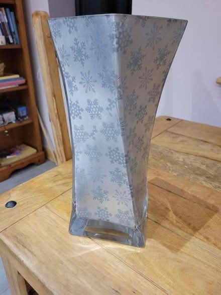 Photo of free Glass vase with snowflake design (ST7 4L, Mow Cop) #2