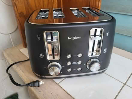 Photo of free 4 Slice Toaster (Belleville MI) #1