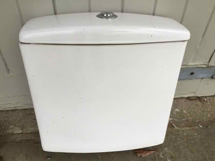 Photo of free WC cistern (Mawdesley L40) #1