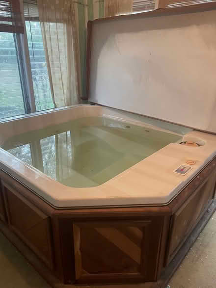 Photo of free hot tub last call (Severna park) #1