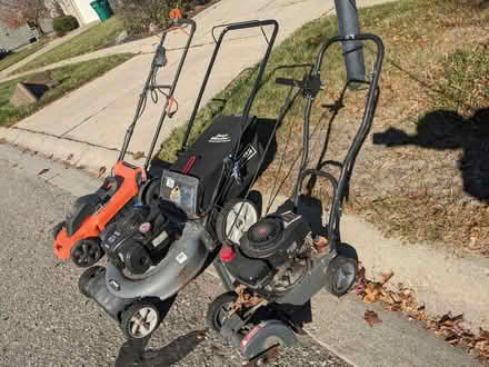 Photo of free Curb alert: Lawn mowers & edger (S of Ypsi) #2