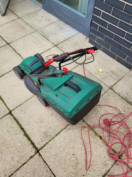 Photo of free Lawn mower, in good working condition (Chapel Wharf SO14) #4