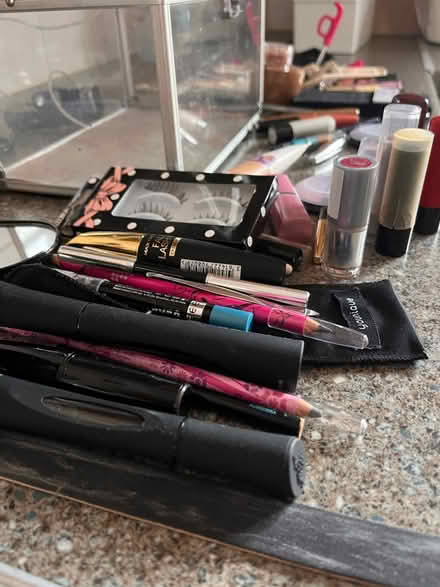 Photo of free 1980’s Makeup (IP4 Woodbridge Road) #1