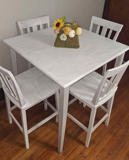 Photo of Small square dinning table (Passaic Nj) #1