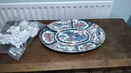 Photo of free Vintage Very Large Pretty Oval Platter (Delapre) #3