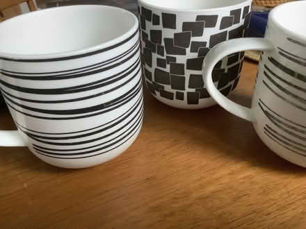 Photo of free Mugs (Fernhill GU17) #3