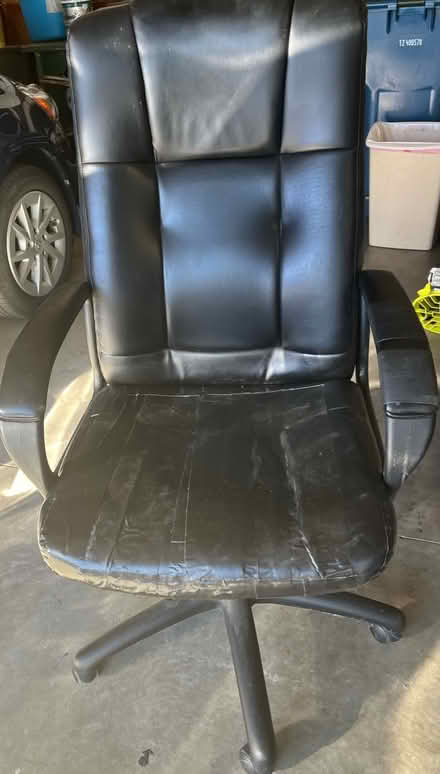 Photo of free Office chair (Off Snowhill rd) #1