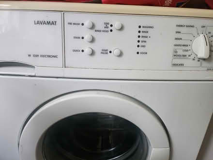 Photo of free Washing machine (South croydon) #1