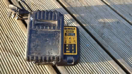 Photo of free Dewalt DCB 107 charger and 5.0ah battery (Tarbrax EH55) #3