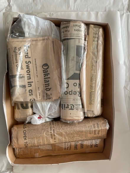 Photo of free vintage Oakland Tribune issues (near the Cupertino Library) #3