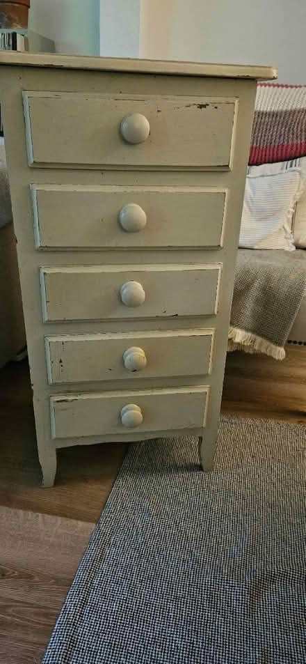 Photo of free small chest (SW14) #2