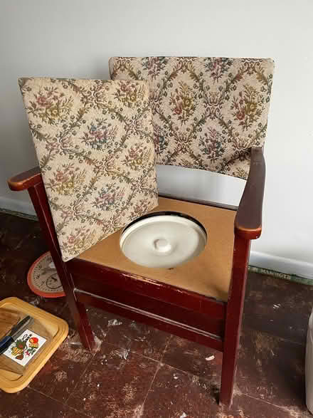 Photo of free Comode (CB6) #2