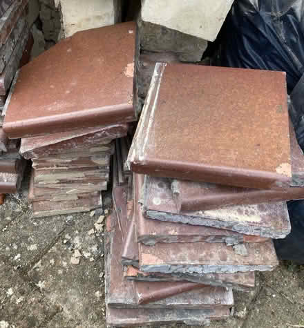 Photo of free ‘Sandstone’ blocks & hearth tiles (Kidlington OX5) #3