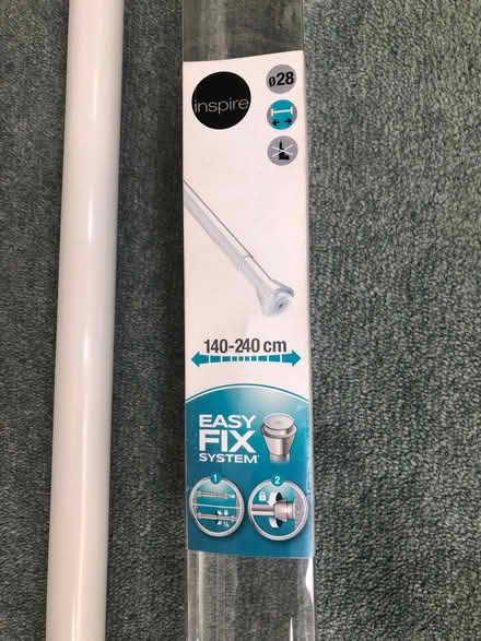 Photo of free No drills extendable eyelet curtain pole (Balham SW17) #1