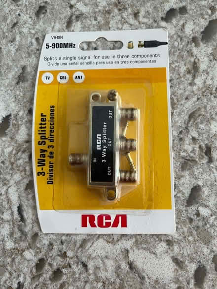 Photo of free RCA 3 way splitter (West side) #1