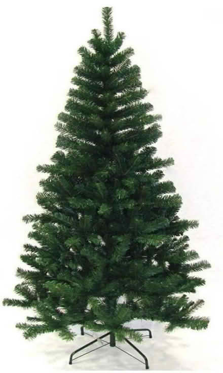 Photo of Christmas tree (Wyke, Bradford, BD12) #1