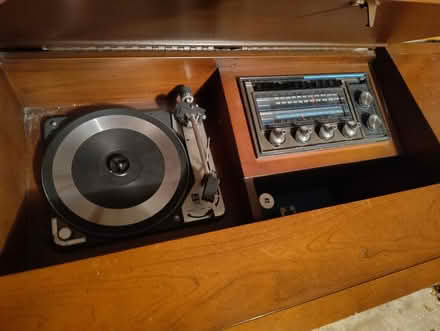 Photo of free Sylvania Record Player & Stereo (76039) #4