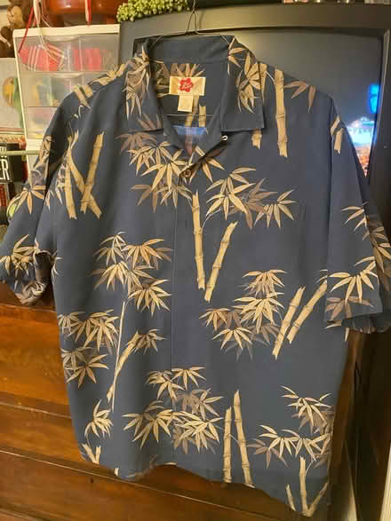 Photo of free mens Hawaiian silk shirt (Fremont) #2