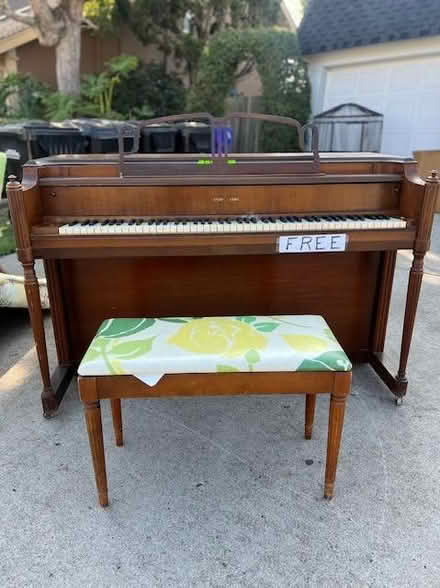 Photo of free Piano Pick Up Only La Jolla (La Jolla) #1