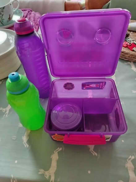 Photo of free Kids Lunchbox With 2 Bottles (Walsall WS2) #1