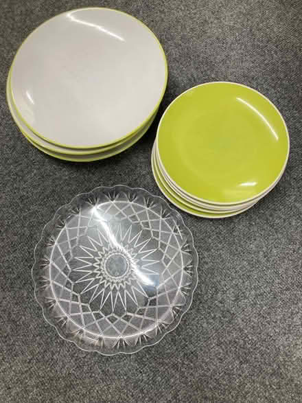 Photo of free Green and white plates (Orpington) #1