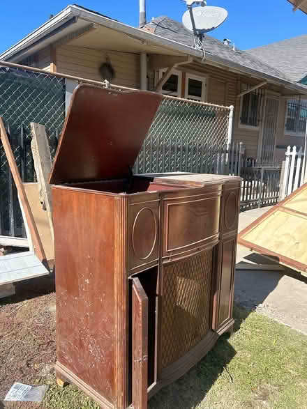 Photo of free Vintage Record / Radio Player (South Los Angeles) #1