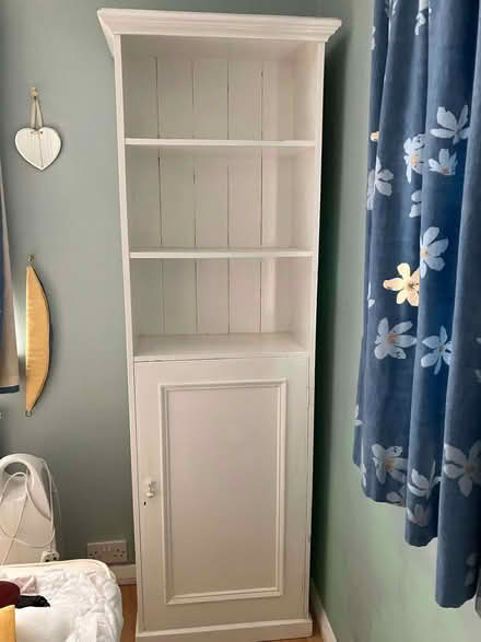 Photo of free bookshelf with cupboard (Acton W5) #3