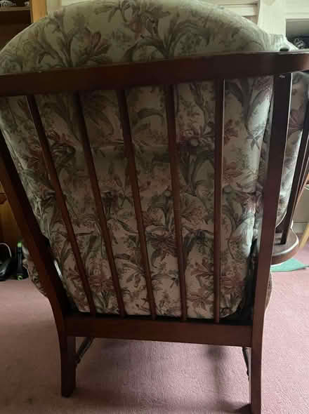 Photo of free Cottage settee and matching chair (Hill CV23) #4