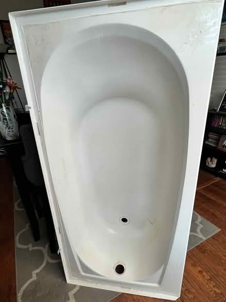 Photo of free Bath tub (Unser / McMahon) #1