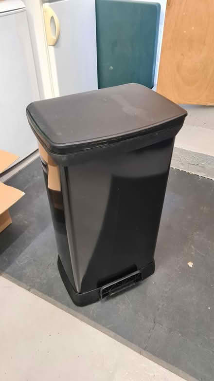 Photo of free Kitchen bin (Kingswinford) #1