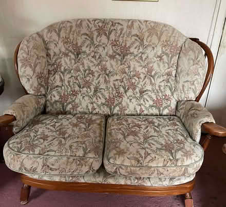 Photo of free Cottage settee and matching chair (Hill CV23) #1