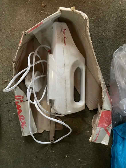 Photo of free Electric carving knife (Hersham KT12) #1