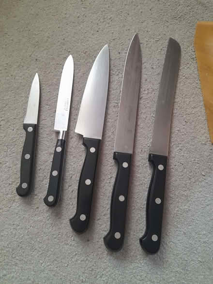 Photo of free Knife block and 5 knives (Ladygrove OX11) #1