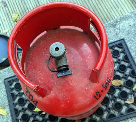 Photo of free Propane gas cylinder - empty (Chalkwell SS9) #2