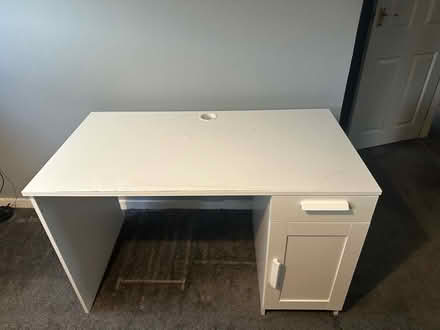 Photo of free PC / TV Table (AB10) #1