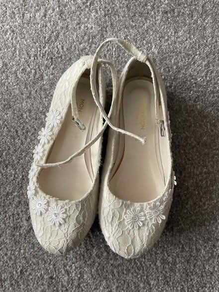 Photo of free Occasion shoes, ivory (Colchester CO4) #1