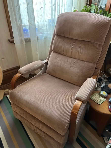 Photo of free Vintage La-Z-Boy Recliner (Chelsea Green) #1