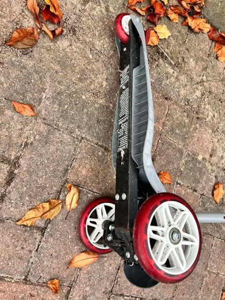 Photo of free Child’s scooter (Royston, by the station (SG8)) #3