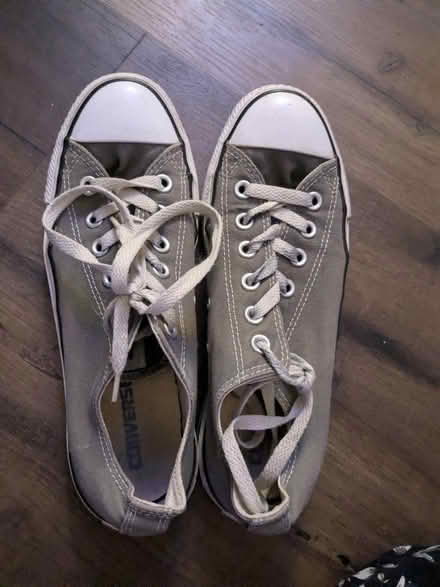 Photo of free Gray converse (women's) (NRG stadium) #1